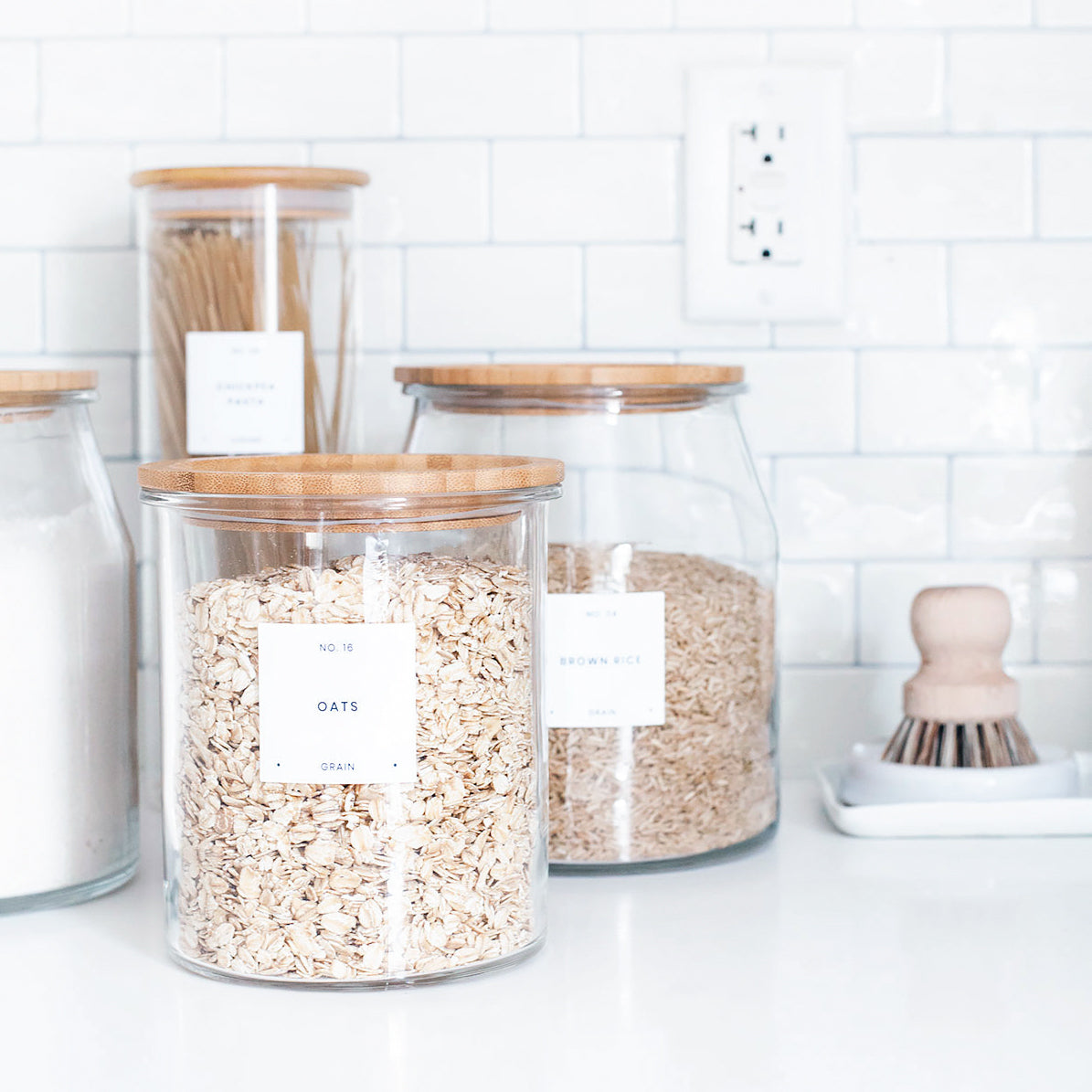 http://loveleafcoshop.com/cdn/shop/products/modern-minimalist-pantry-labels-loveleaf-co-shop-page.jpg?v=1665325504